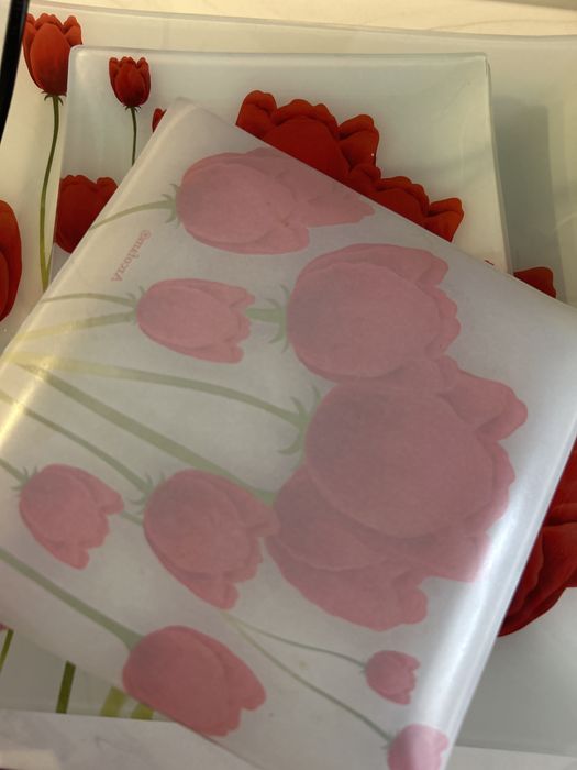 Набор   из   шести   тарелок и  блюдца