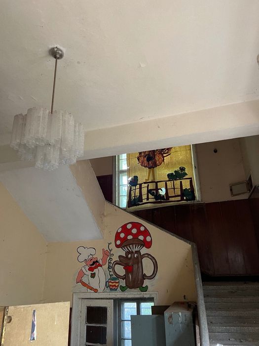 Самостоятелен имот (бивше училище)