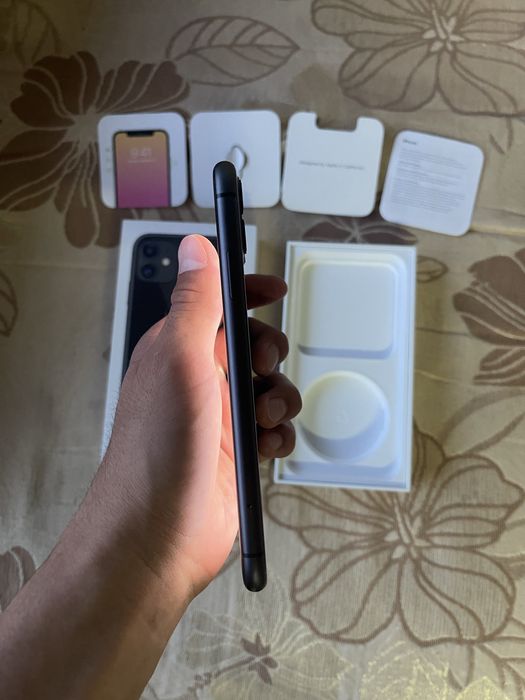 iPhone 11. Акум 81%.
