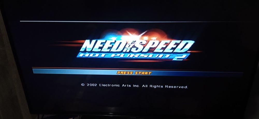 Playstation 2 fat sotiladi