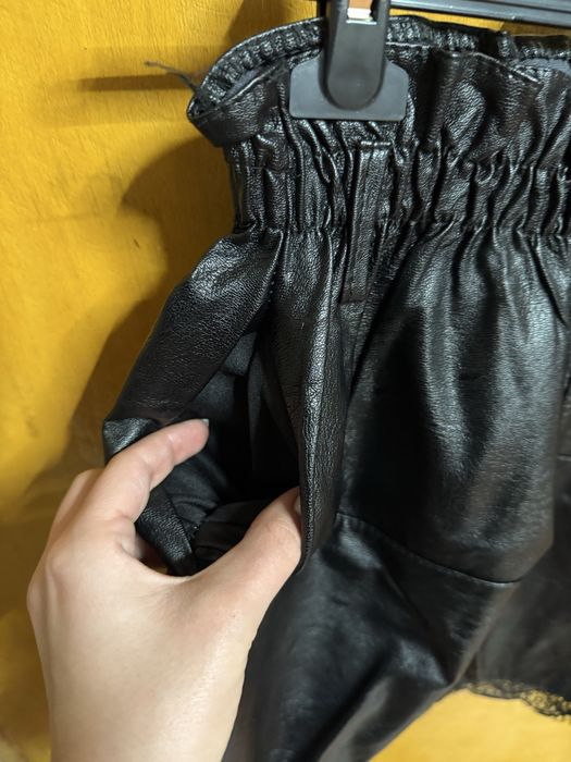 Рокли и кожена пола