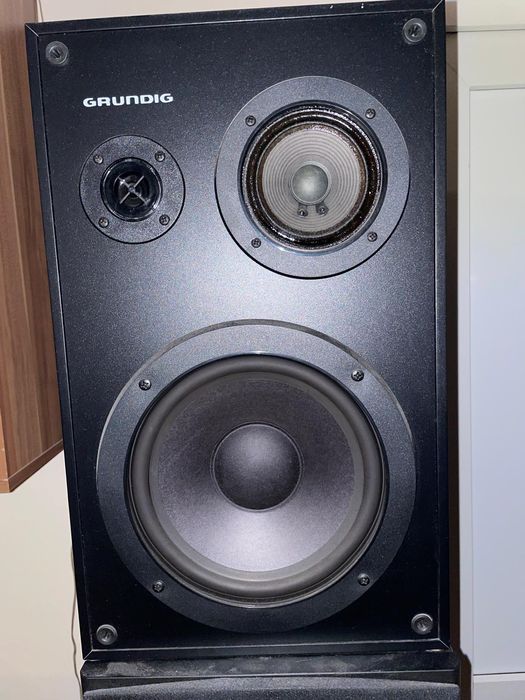 Linie Grundig din colectia personala, perfect funcțională, cu telecoma