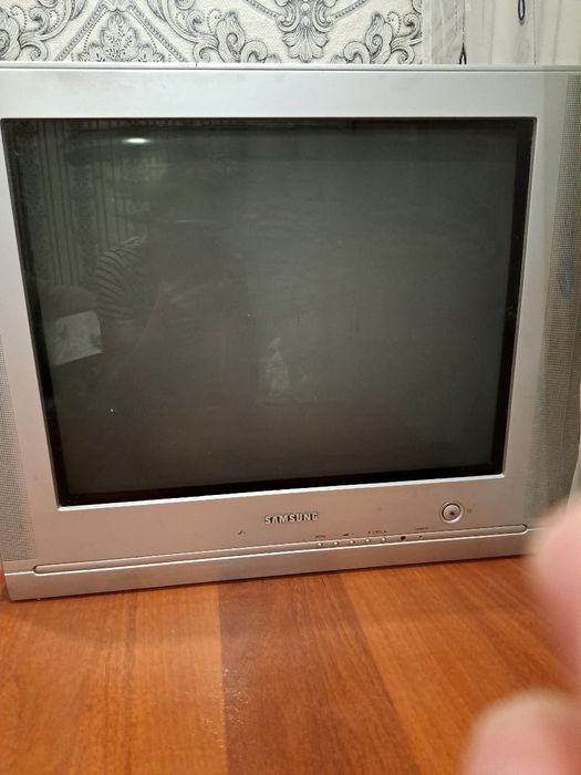 Продам телевизор