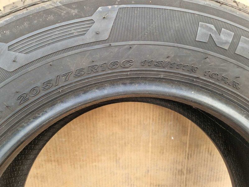 1 Nexen R16C 205/75
лятна гума 
DOT3218