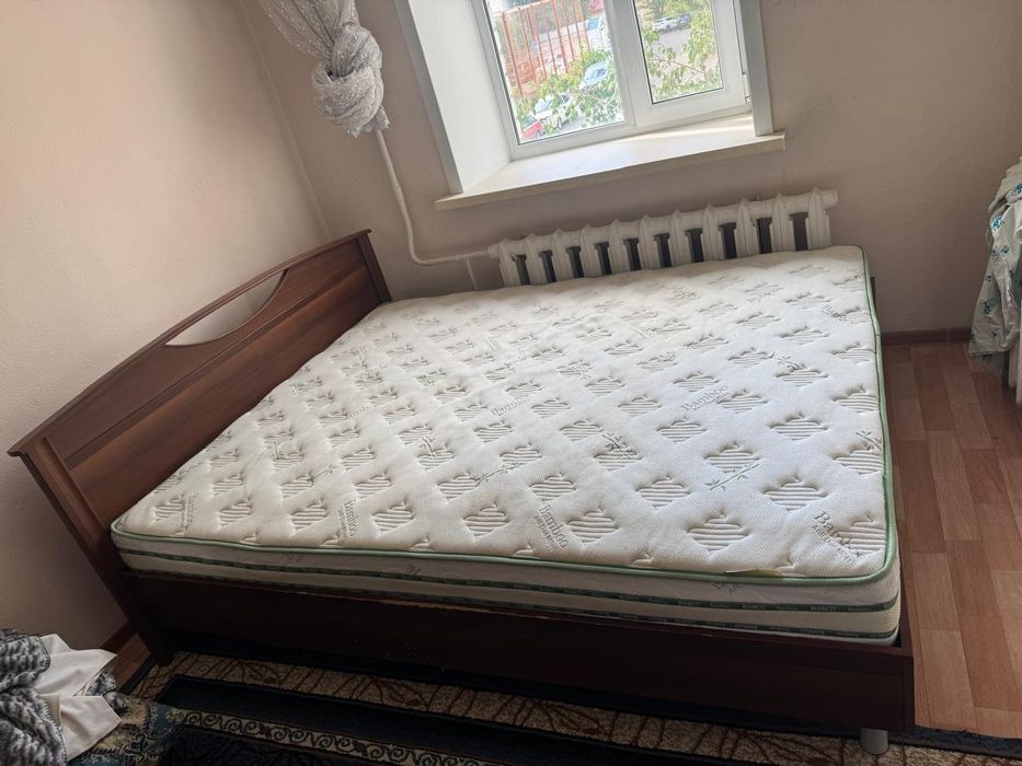Продам двуспальную кровать, самовывоз