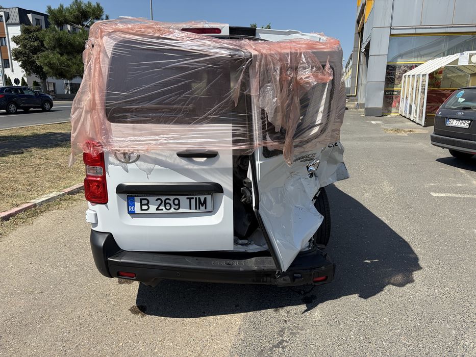 Toyota Proace verso 2024 avariat