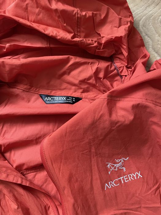 ARC’TERYX-jacheta cu gluga, tip foita, stare foarte buna, barbat XL