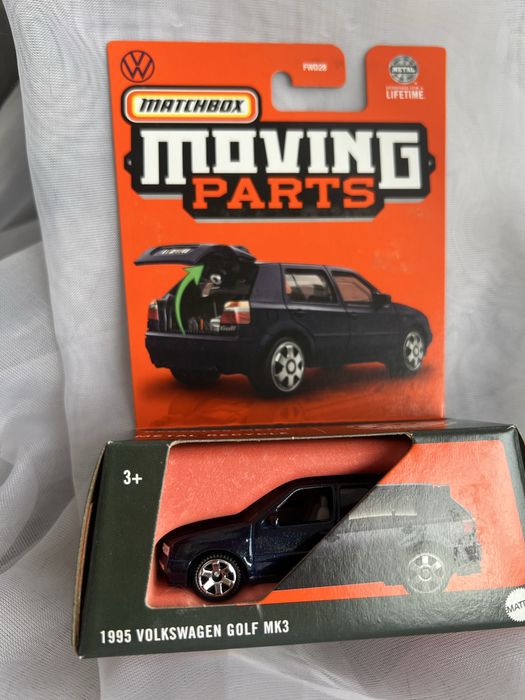 Продам модельки гольф 3 1:64