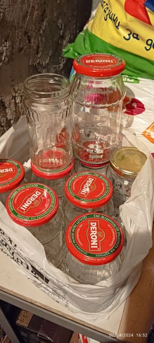 Продавам буркани с метални капачки на винт. Различни размери/обеми