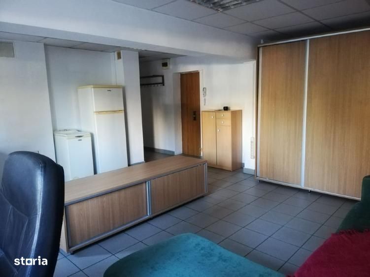 Apartament 1 camera la 12 minute Metrou Academia Militara, 8 minute de