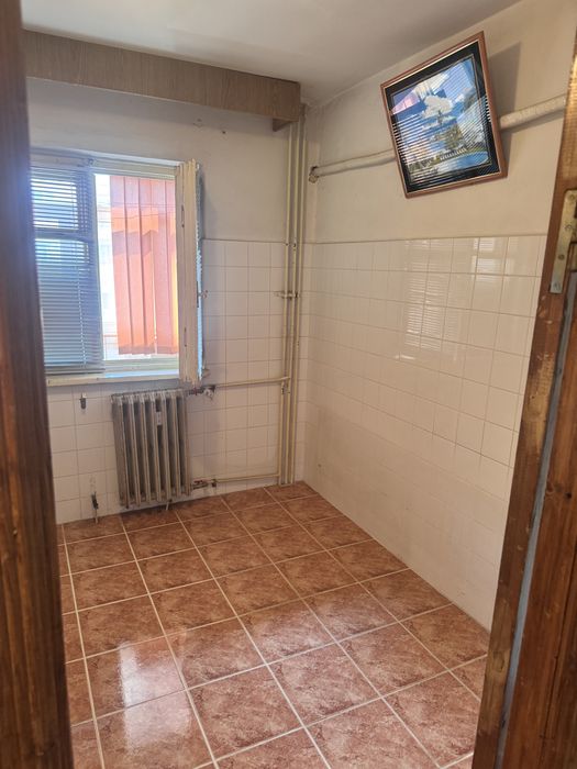 Apartament decomandat de vanzare. Cartier sararilor