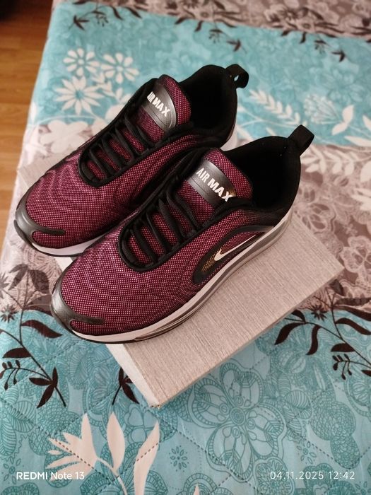 Продавам чисто нови маратонки NIKE AIR MAX