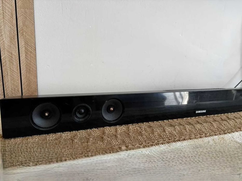 Samsung HW-F450 Sound Bar, folosit, stare foarte buna de functionare