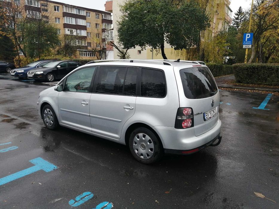 VOLKSWAGEN Touran 2010 — imagine 2