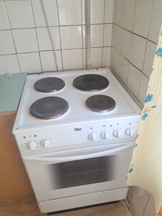 Продам плитку 4 камфорная самовывоз