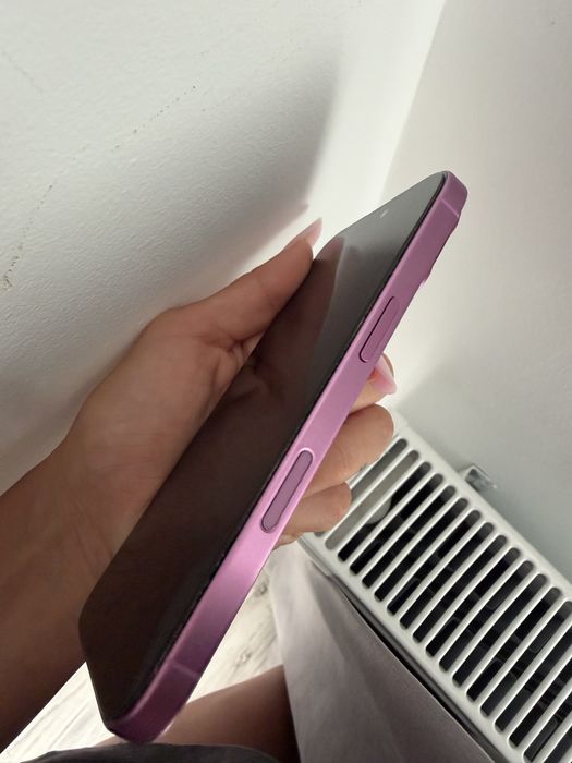 Iphone 16 pink impecabil