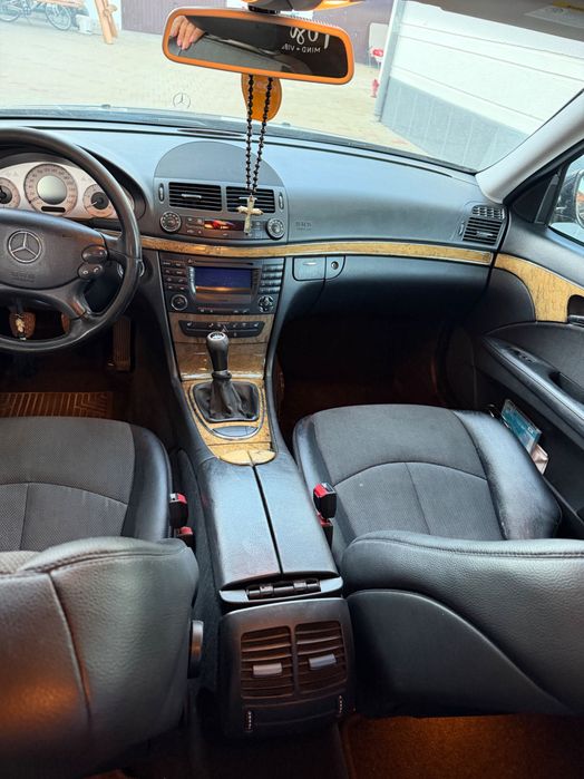 Mercedes e class 2,2 manual