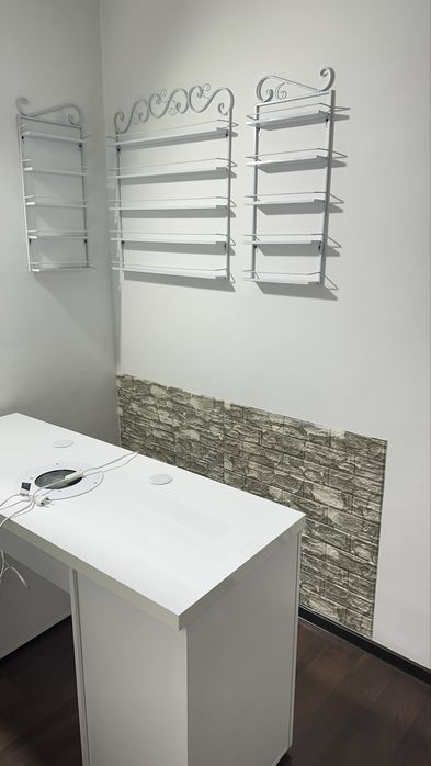 Masa manichiura cu aspirator