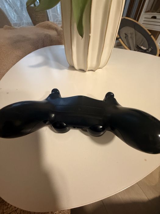 ОРИГИНАЛ Продавам джостик от плаистейшен4