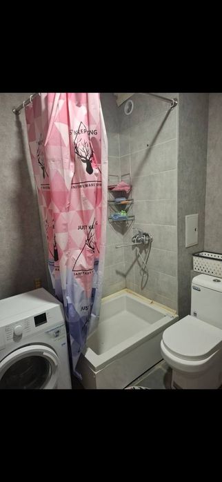 Uy sotiladi 2 xonal 70 m²i yangi remont jihozlari bilan