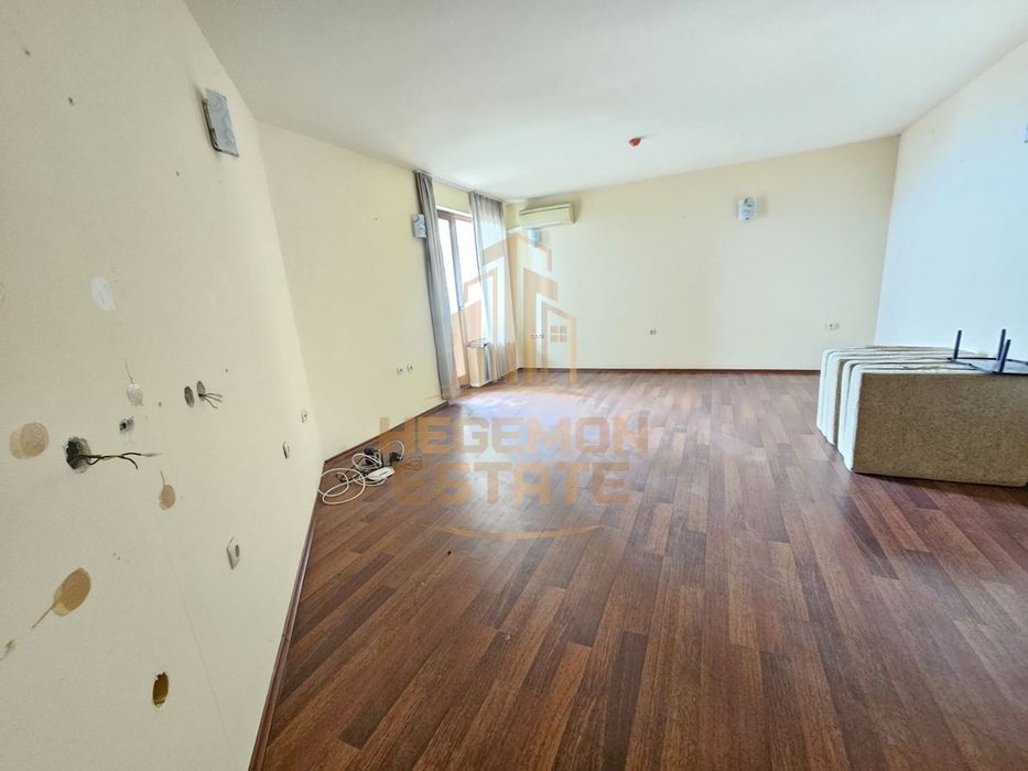 Многостаен в Варна, област-к.к.Златни пясъци площ 196 цена 470400