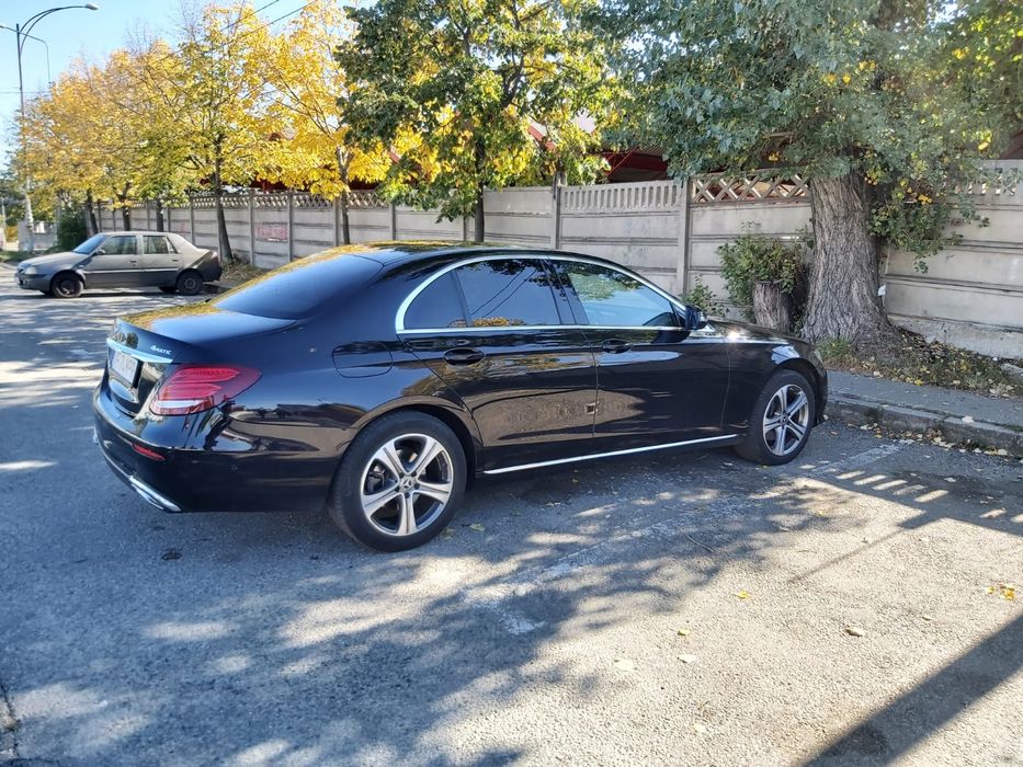 Vând Mercedes  e220