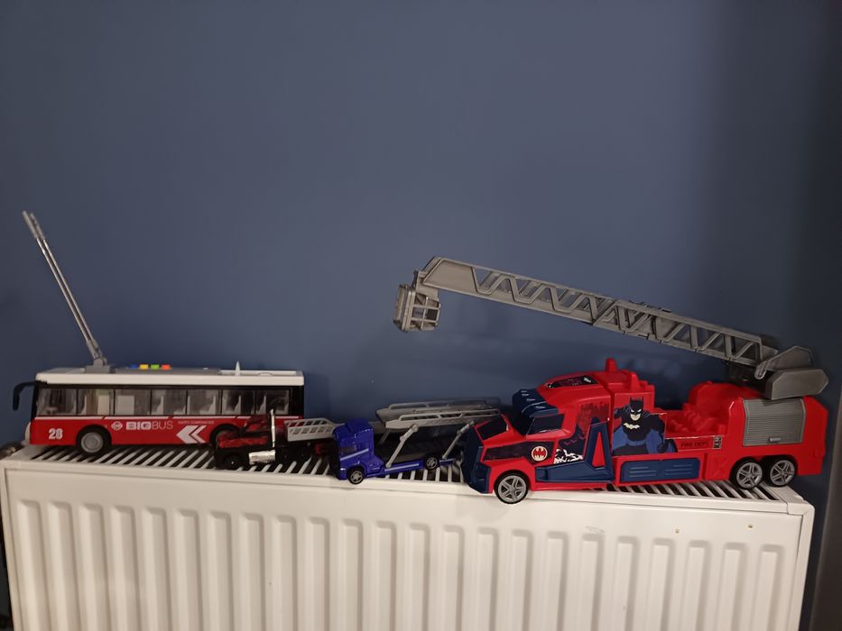 Автовози, автобус, пожарна, неразличими от нови!