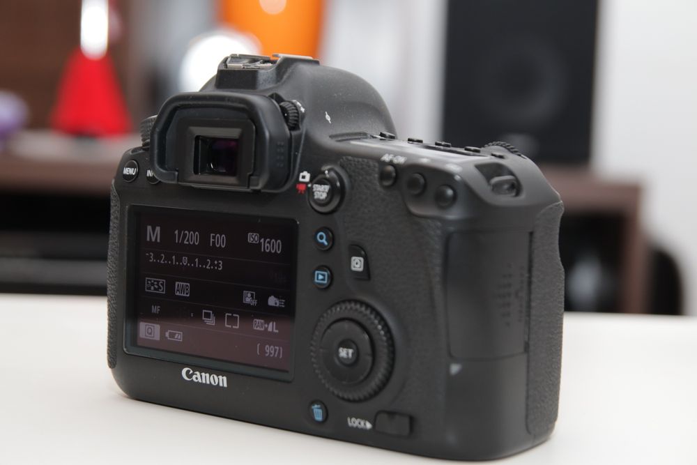 Body Canon 6D Full Frame - Cutie, Accesorii Completo + Kit Powerextra 2600mAh