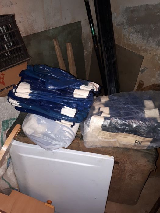 Продам перчатки прорезиненные.