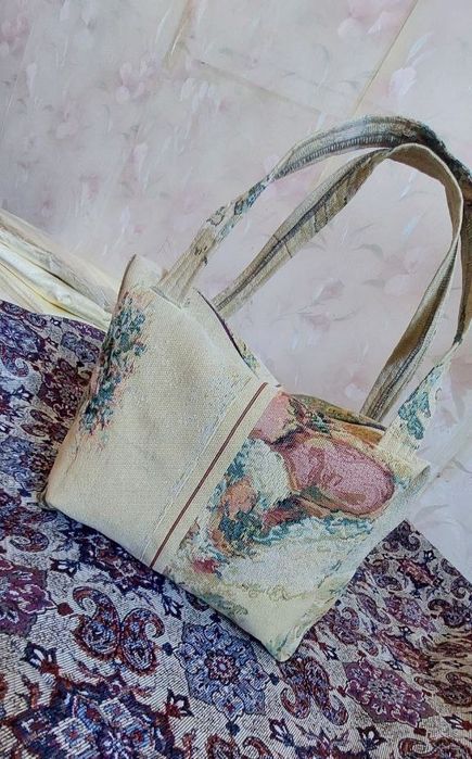 Ajoyib ayollar sumkasi