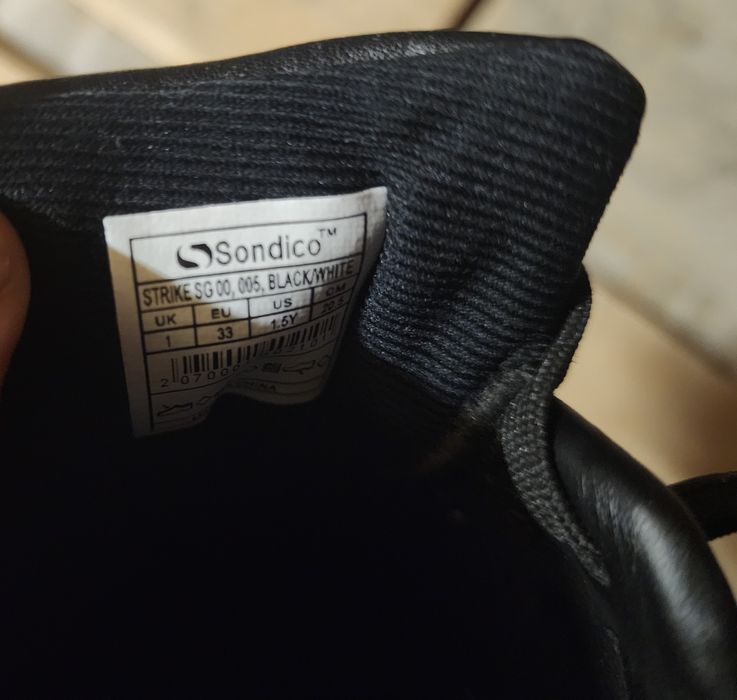 Ghete de fotbal Sondico copii (crampoane metalice) marimea 33