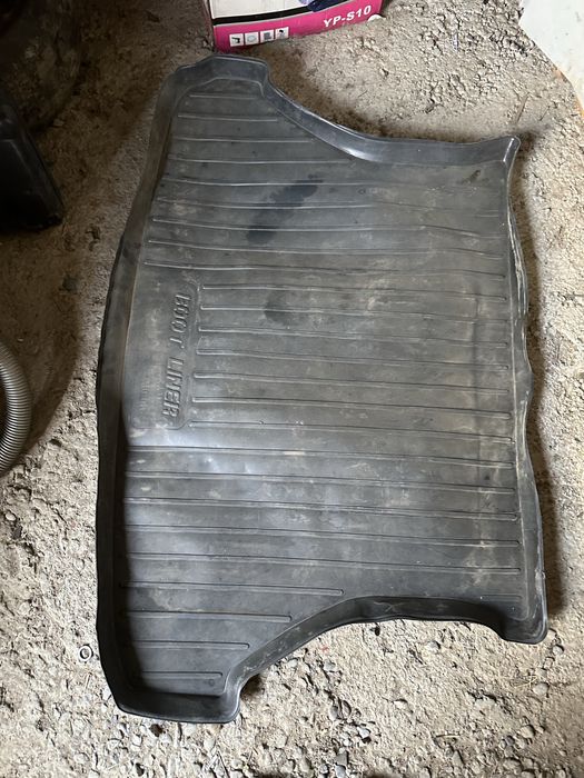 Полик для багажник для калина