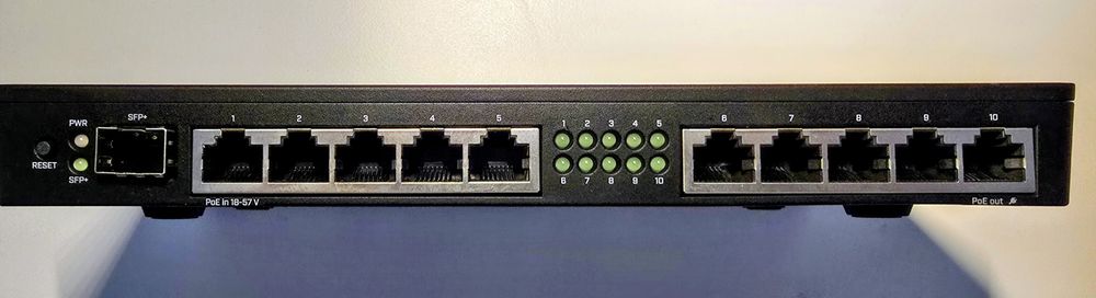 Router Mikrotik 4011iGS+RM