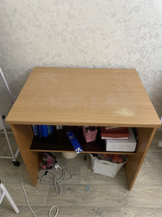 Стол деревянный отдам даром