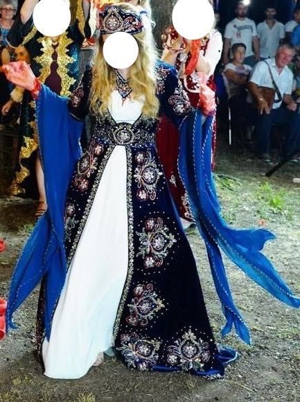 Кафтан за Къна син цвят