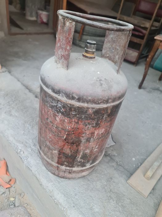 Продам газ балон бу