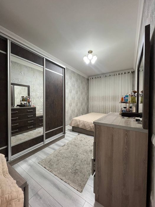 Юнусабад 16 квартал 5/5/5 (102²) продаётся квартира
