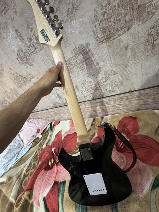 Гитара Электро Yamaha stratocaster