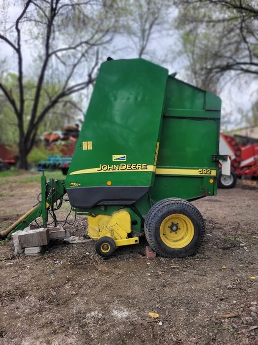 Пресс-подборщик Джон Дир, Привозной