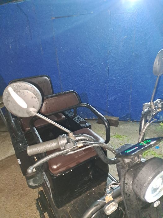 Трицикл С8 электроскутер