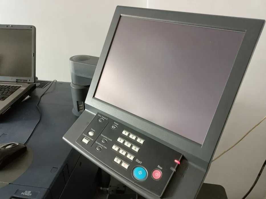 Imprimanta productie Konica PRESS 1070P (Accurio), Banner 33x120 cm