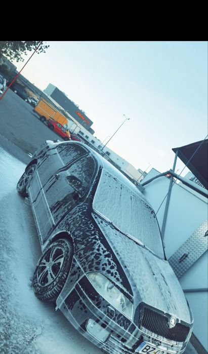 Vând Skoda Octavia .