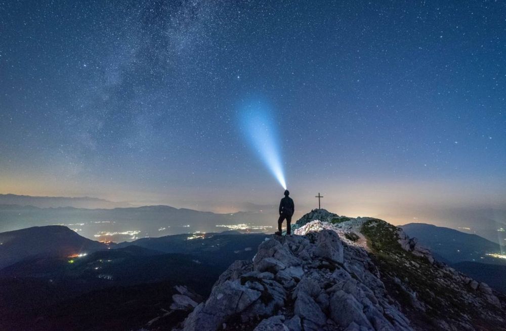 Фонарь налобный оригинал!