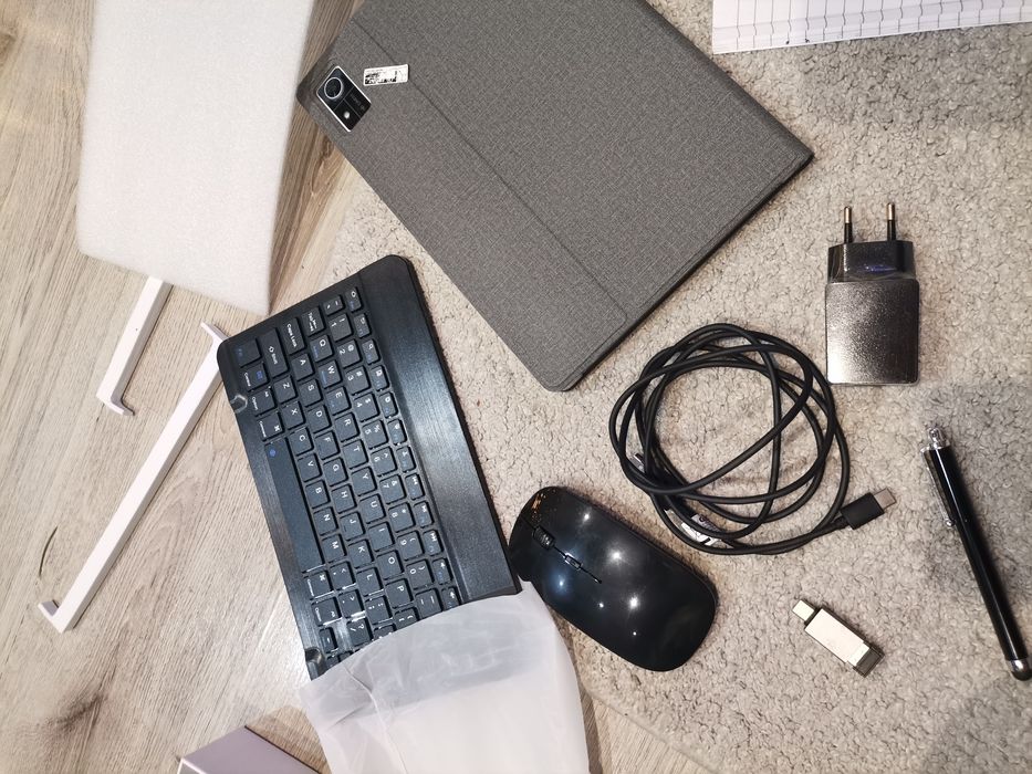 Таблет с Android с клавиатура, 16(8+8) GB RAM 128GB ROM 1TB 10-инча 5G