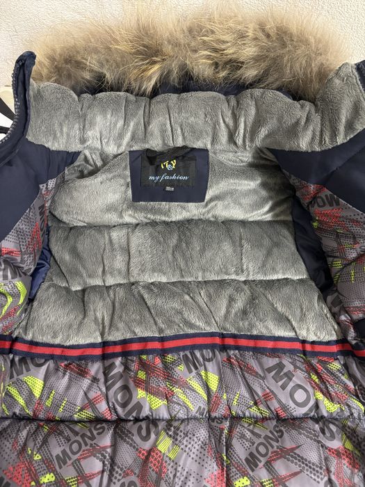 Продам детскую куртку