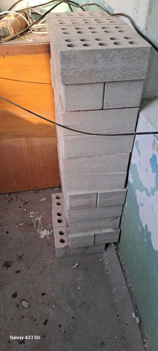 Об листовочный кирпич