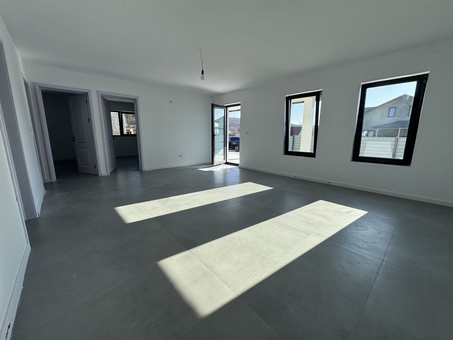 *Proprietar*  Vând Casă 3 camere - Fond 2026 - Mioveni