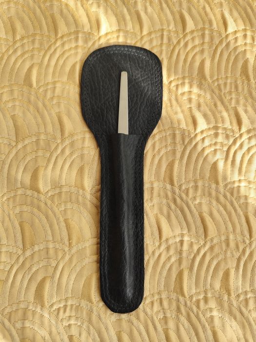 Нов нож за рязане на хартия