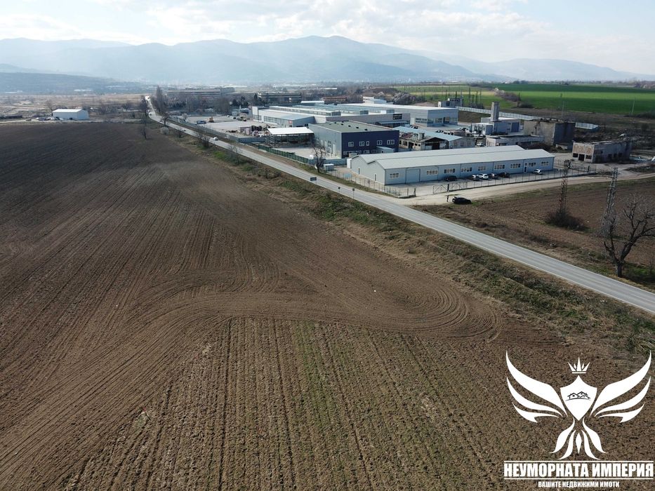 Под наем земя, парцел, паркинг 1300кв в гр.Асеновград след Химик