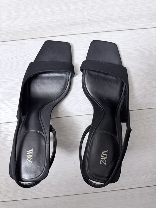 Продам босоножки